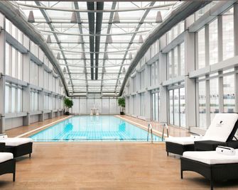 JW Marriott Hotel Shanghai at Tomorrow Square - Shangai - Piscina