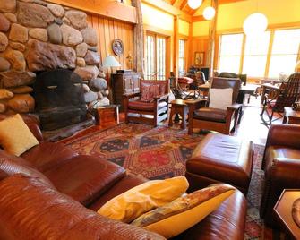 Algonac - Luxury Timber Lodge in Eagles Mere PA - Eagles Mere - Lounge