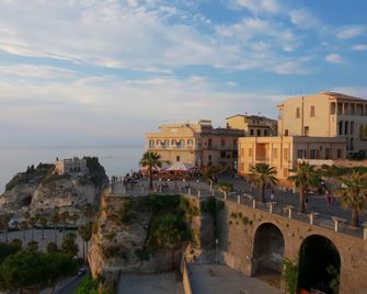 B&B Island Tropea vista mare - Tropea - Extérieur