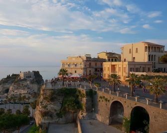 B&B Island Tropea vista mare - Tropea - Utomhus