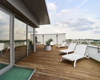 Holiday Inn Berlin Airport - Conf Centre By IHG - Schönefeld - Balkon