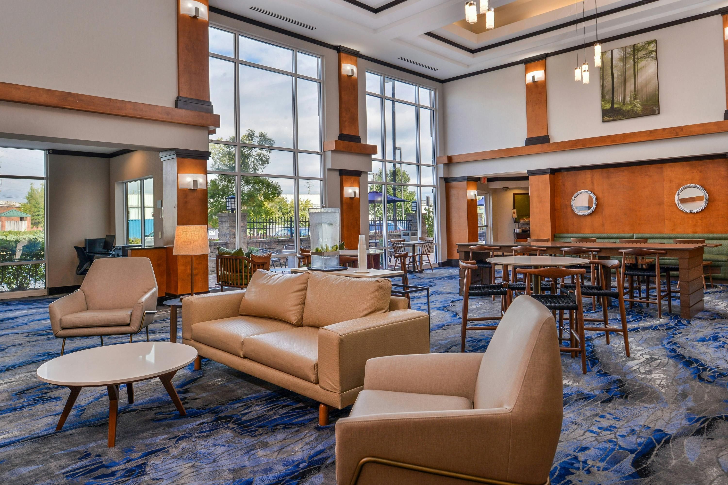 Fairfield Inn & Suites by Marriott Birmingham Pelham - Pelham - Salónek