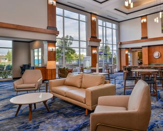 Fairfield Inn & Suites by Marriott Birmingham Pelham - Pelham - Salónek