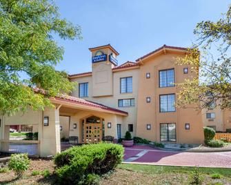 Days Inn & Suites Arlington Heights - Arlington Heights - Edificio