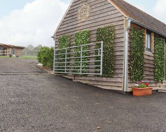 Bee Cottage - Canterbury - Building