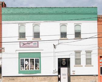 Eclectic Loft atop Art Studio in the heart of Scott Joplin Land! - Sedalia - Budynek