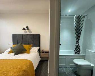 Woodford Hotel - London - Bedroom