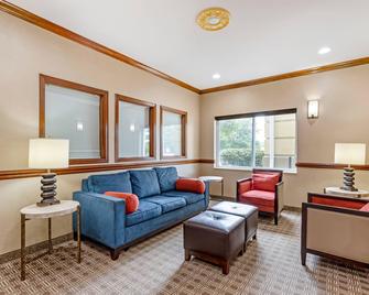 Comfort Inn & Suites, E. Moline - Quad Cities - East Moline - Living room