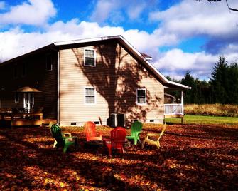 Spacious Home- Secluded in the Heart of Canaan Valley! Sleeps 2- 14 - Davis - Edificio