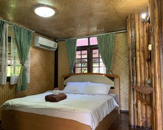 سامز هاوس جيستهاوس - كانشانابوري - غرفة نوم