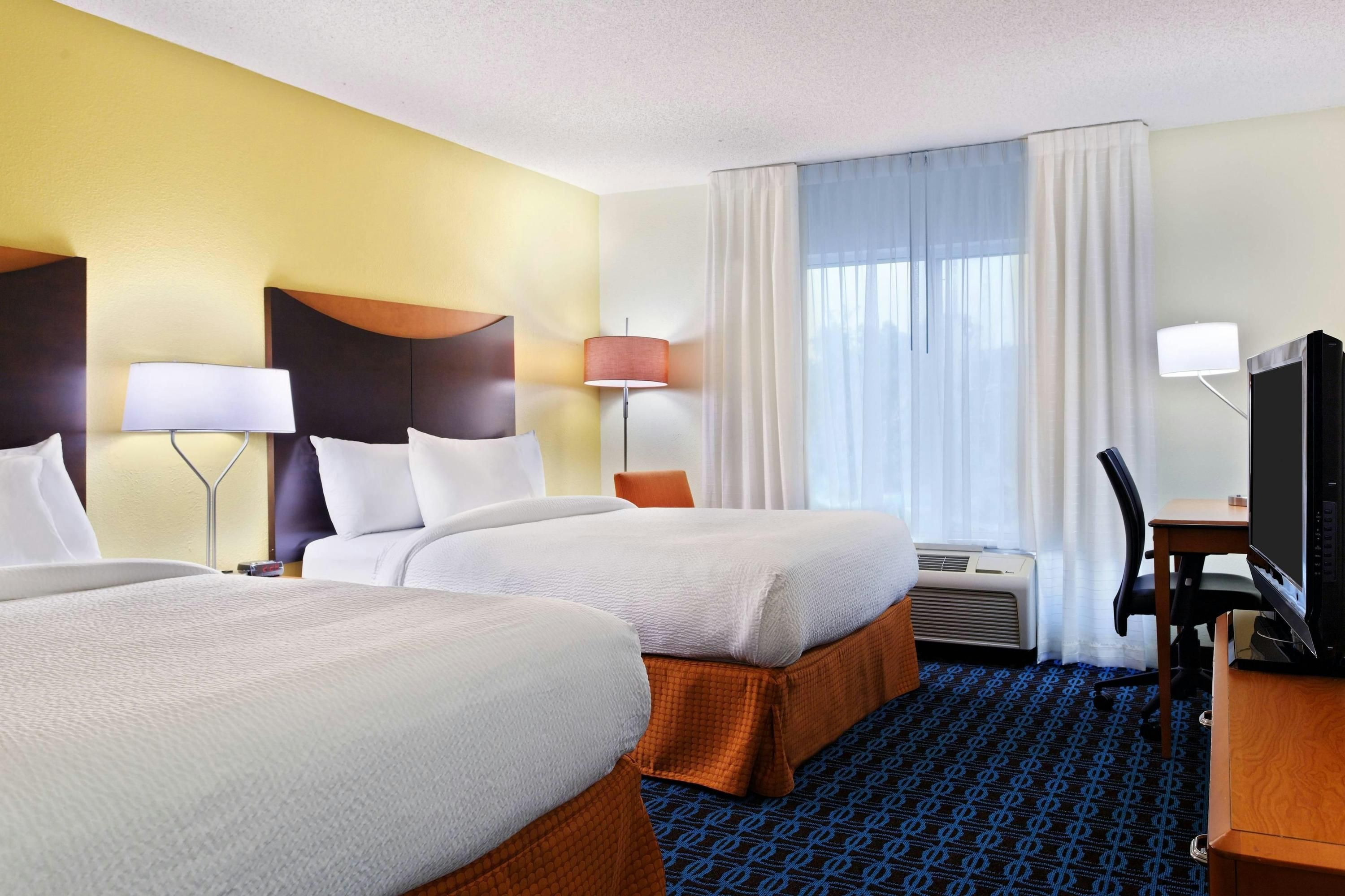 Fairfield Inn & Suites by Marriott Charlotte Arrowood - Charlotte - Bedroom