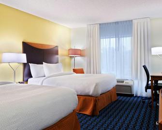 Fairfield Inn & Suites Charlotte Arrowood - Charlotte - Bedroom
