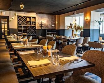 Logis hôtel Restaurant Le Faisan Dore - Fontenai-sur-orne - Ресторан