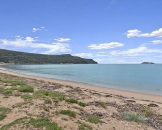 Beach Shack - Waterfront Patonga - Pearl Beach - Beach