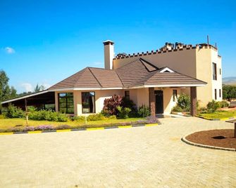 Regency Mount Kenya Hotel - Nanyuki - Building