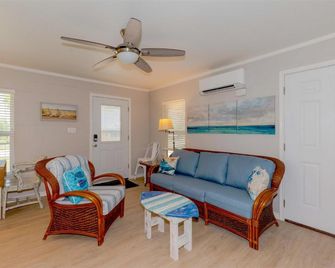 Harbor Lights Cottages #3 - Rockport - Living room