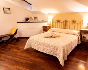 Real Borbone - Caserta - Bedroom