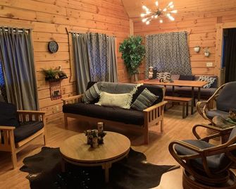 Beautiful and cozy Cabin - Warrens - Living room