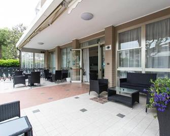 Hotel Cimarosa - Riccione - Patio