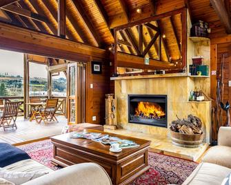 The Log Cabin - Stellenbosch - Living room