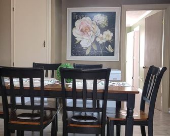 3-bedroom cozy house in nice Americus : 5 min to GSW and DT Americus - Americus - Eetruimte