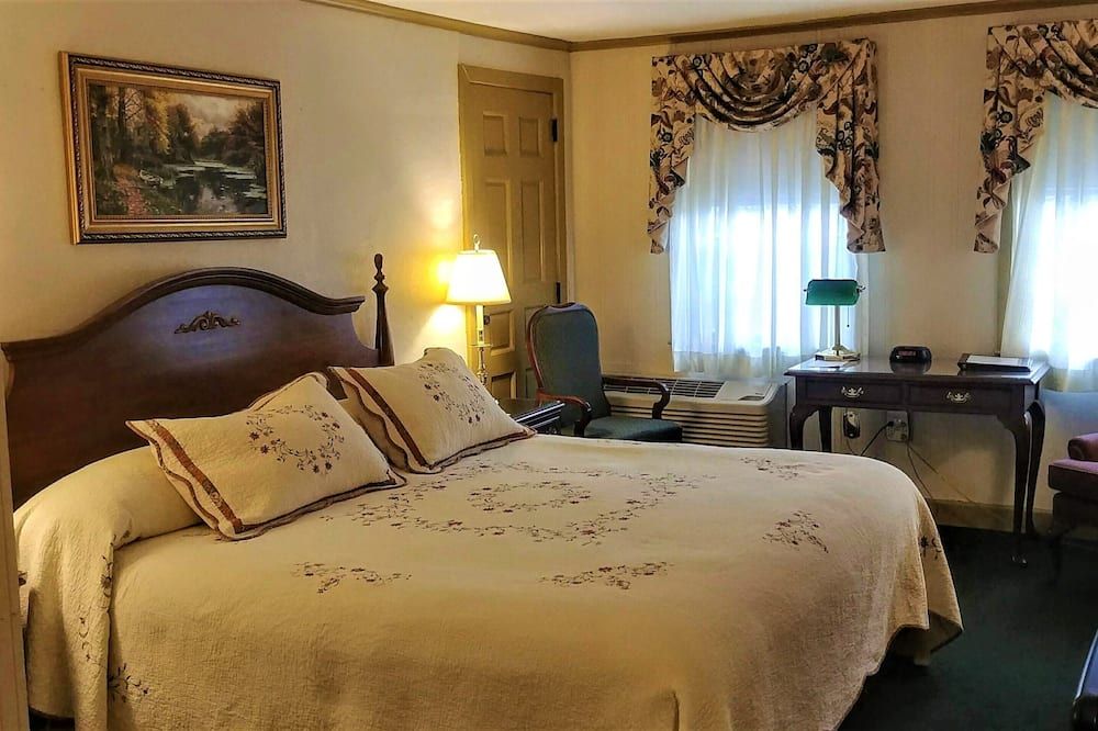 Lamies Inn & The Old Salt Tavern - Hampton