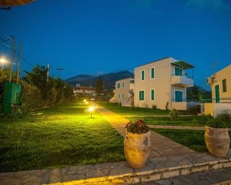 Kyparissia Blue Boutique Hotel - Kyparissia