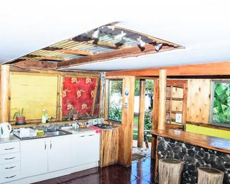 Cabanas Mana Nui Inn - Hanga Roa - Kök