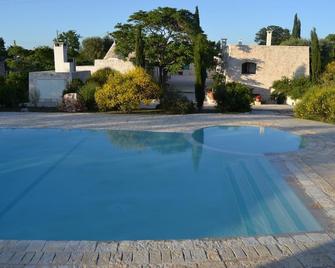 B&B Corte Del Camedrio - Cisternino - Pool