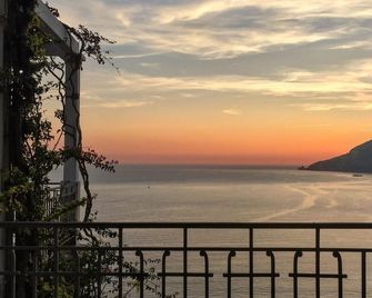 Villa Scarlato - Elegant Retreat in the Amalfi Coast - Maiori - Balcony