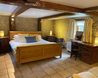 The Red Lion - Swindon - Bedroom