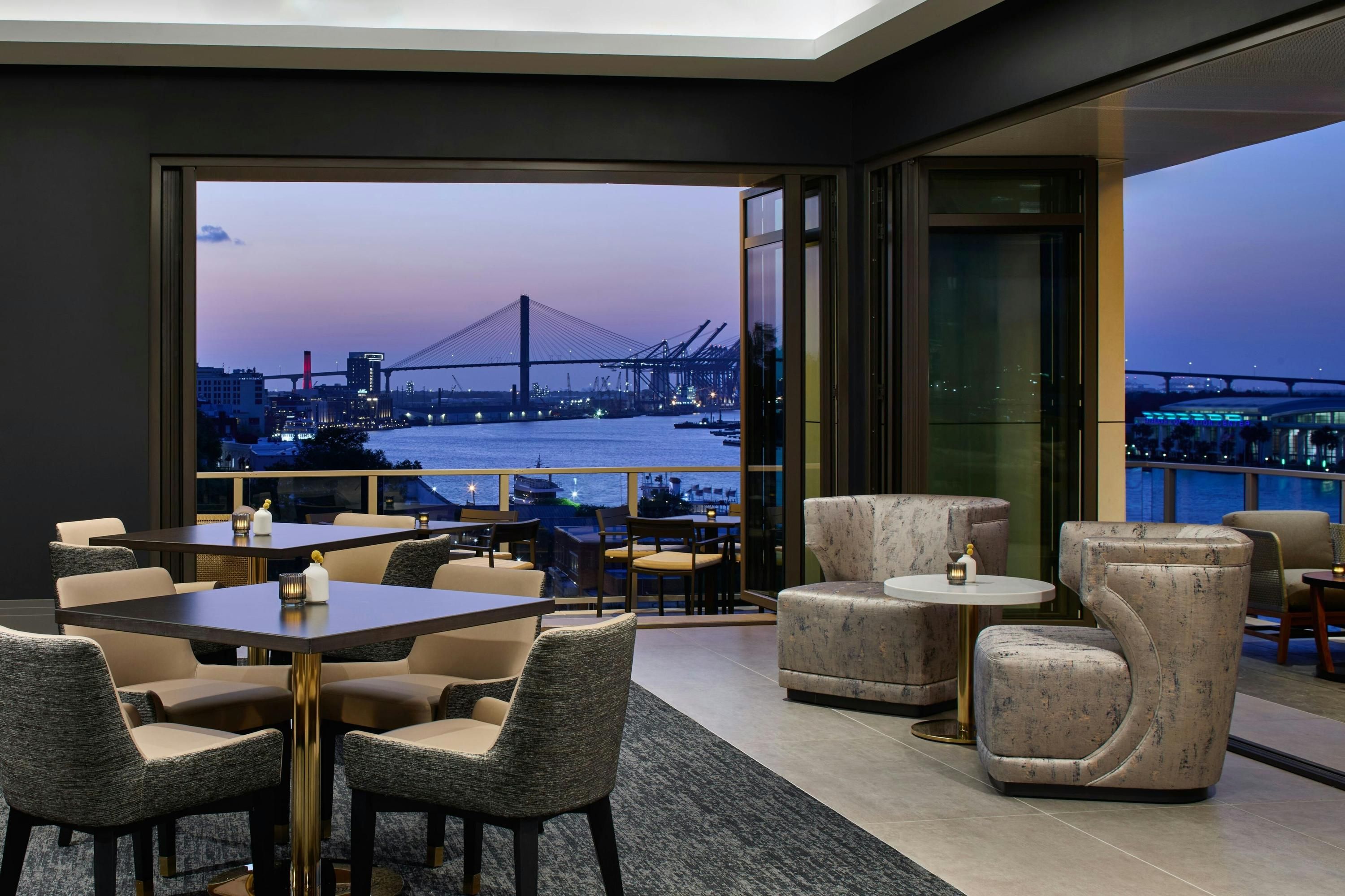 AC Hotels by Marriott Savannah Historic District - סאוואנה - בר