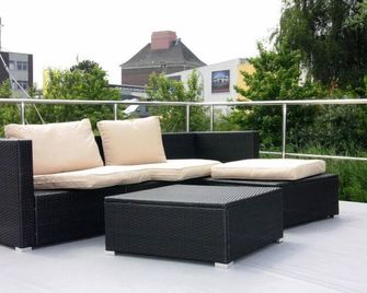 Hausboot Lina, Flensburg - Flensburgo - Balcón