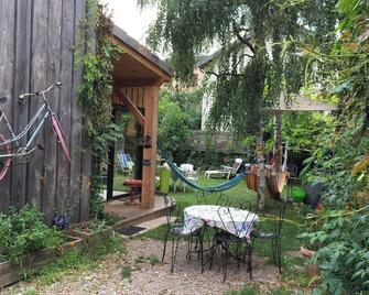 Chalet cosy à Lamastre, jardin clos - Lamastre - Патіо
