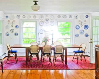 Blissful Farmhouse with Swim Pond & Vegetable Garden - Red Hook - Dining room