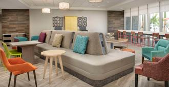 Home2 Suites by Hilton Fort Myers Airport - Fort Myers - Lounge