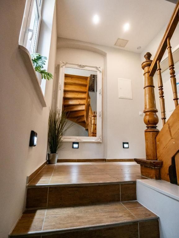 Geschmackvolles Apartment in Hannover - Hannover - Escaleras