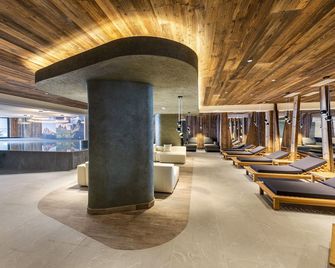 Hotel Miravalle - Selva di Val Gardena - Hành lang