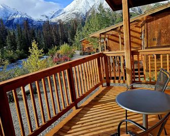 McKinley Creekside Cabins - Denali Park - Balcón