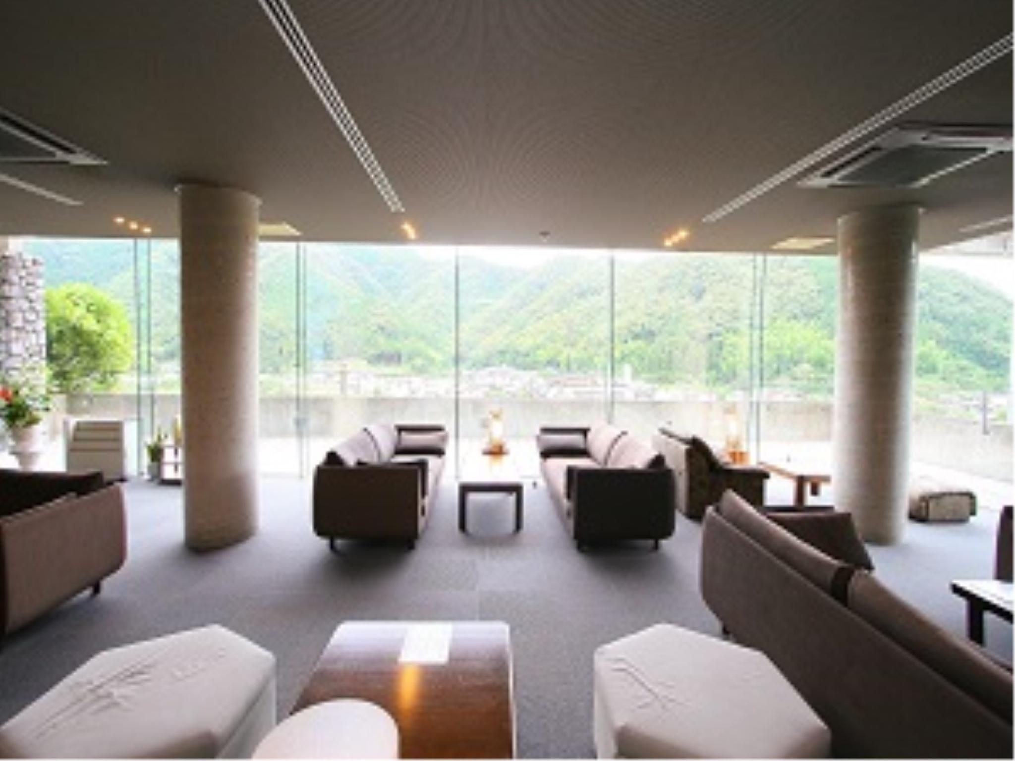 هوتل سايرا شيمانتو