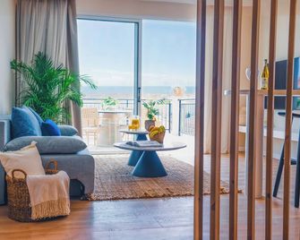 Wellclub Resort - Wellness & Seaview Suites - Khloraka