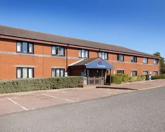 Travelodge Canterbury Whitstable - Faversham - Building