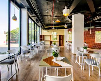 Sunday Hotel Chandigarh Zirakpur - Zerakpur - Restaurant