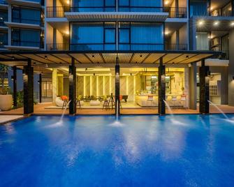 Altera Hotel and Residence by At Mind - Pattaya - Pool