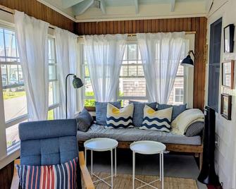 New Silver Beach Waterfront Cottage - North Falmouth - Sala de estar
