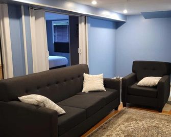 Room-cosy Basement Apartment - Saint John - Wohnzimmer