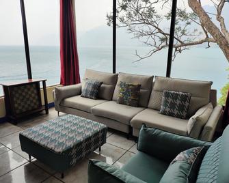 Hotel Restaurante La Villa De Los Dioses - Sololá - Living room