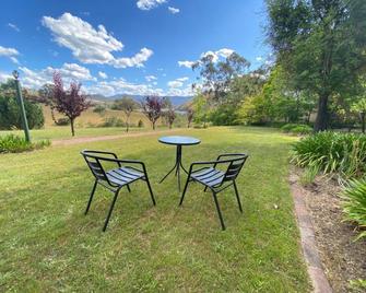 Willowlake Cottages - Merrijig - Patio
