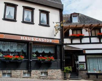 Gasthaus Castor - Klotten - Gebouw