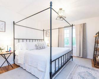 Nestled amongst the site of Old Graham Springs is where you will find The Blue Cottage - Harrodsburg - Habitación